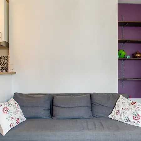 Apartment Centrally-located 1bd Flat Clignancourt Paris