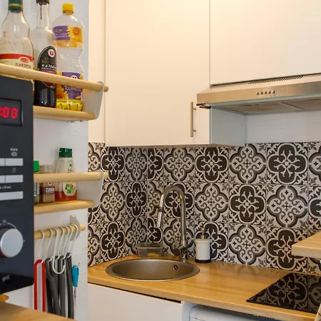 Centrally-located 1bd Flat Clignancourt